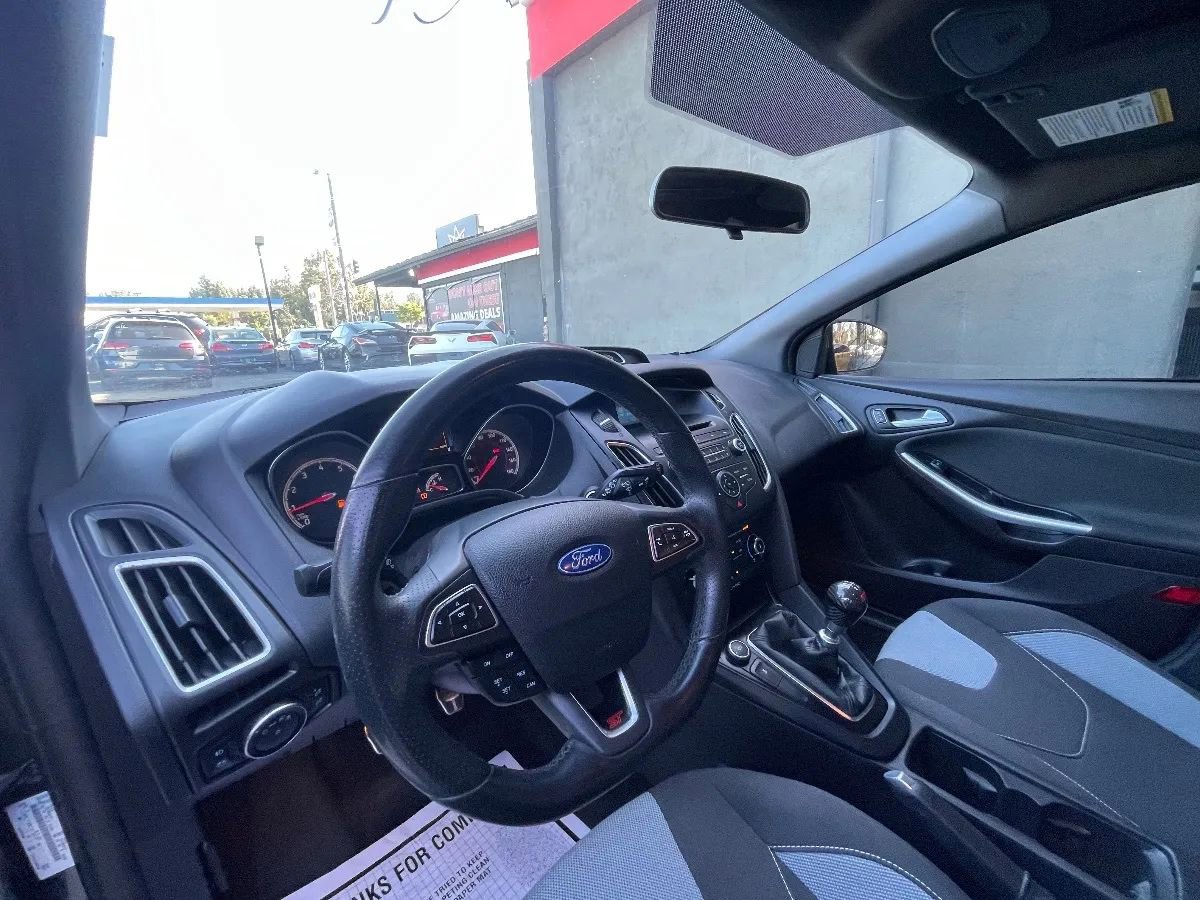Used 2015 Ford Focus ST FWD image 9
