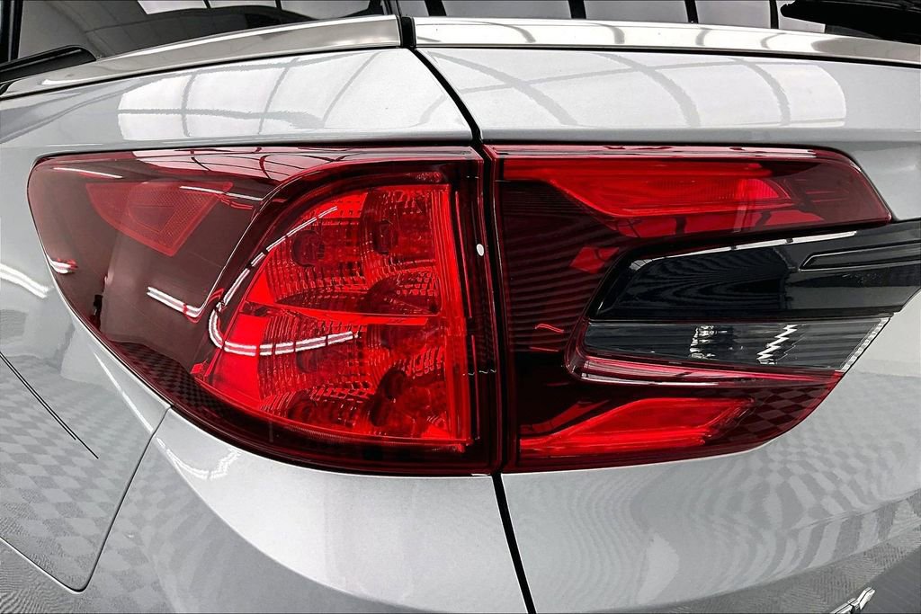 Used 2025 Honda Odyssey Elite image 31