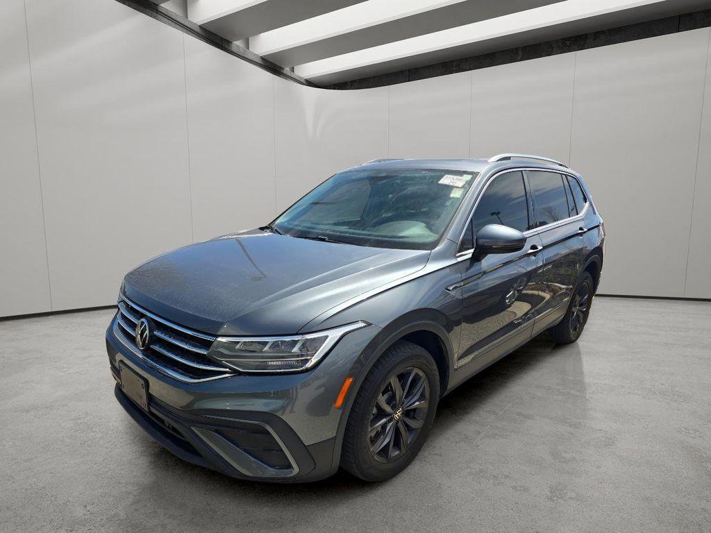 Used 2022 Volkswagen Tiguan SE w/ Panoramic Sunroof Package image 1