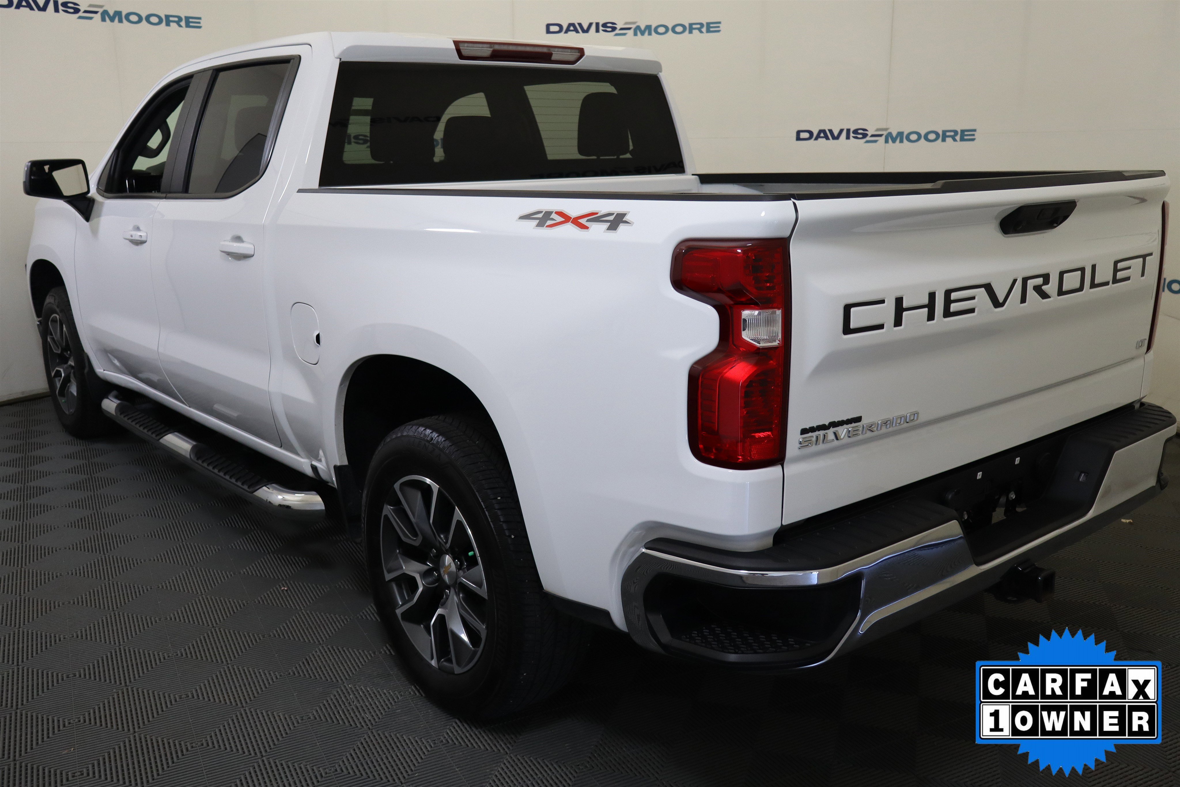 Used 2024 Chevrolet Silverado 1500 LT image 10