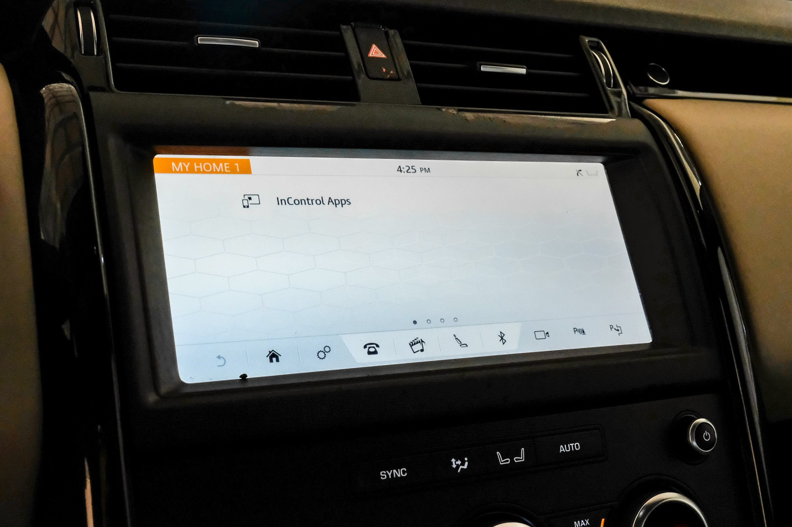 Used 2020 Land Rover Discovery SE AWD/4WD image 28