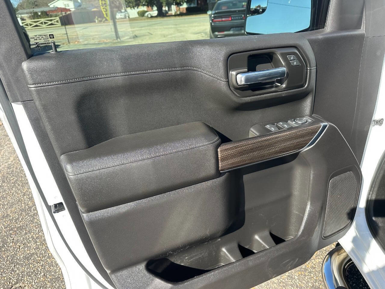 Used 2021 Chevrolet Silverado 1500 LT image 30