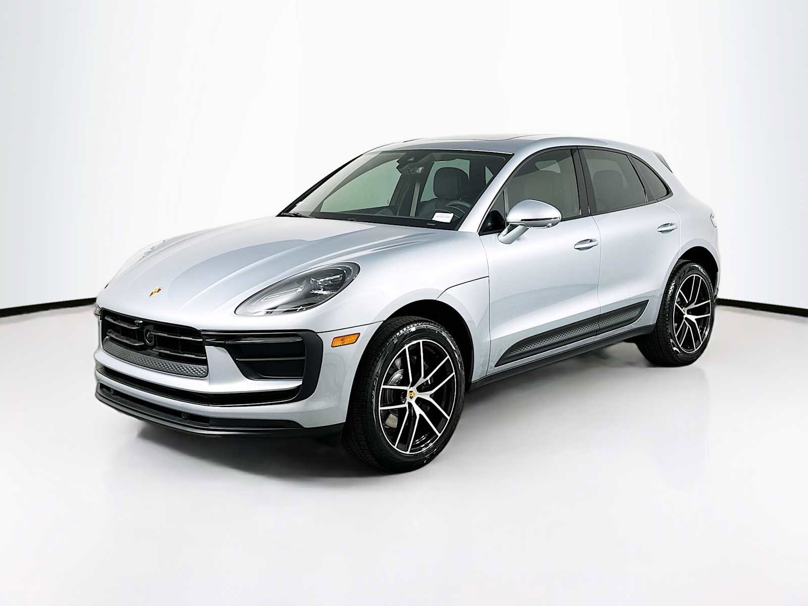 New 2025 Porsche Macan image 1