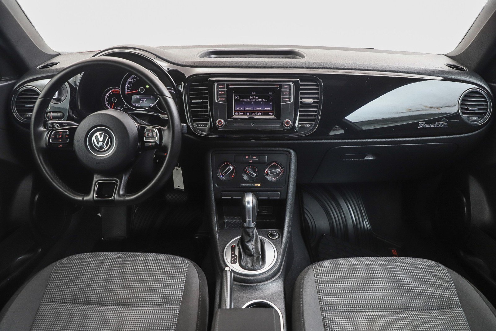 Used 2018 Volkswagen Beetle 2.0T S FWD image 13