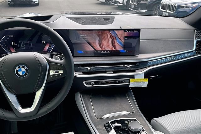 New 2026 BMW X5 xDrive50e w/ Premium Package image 7