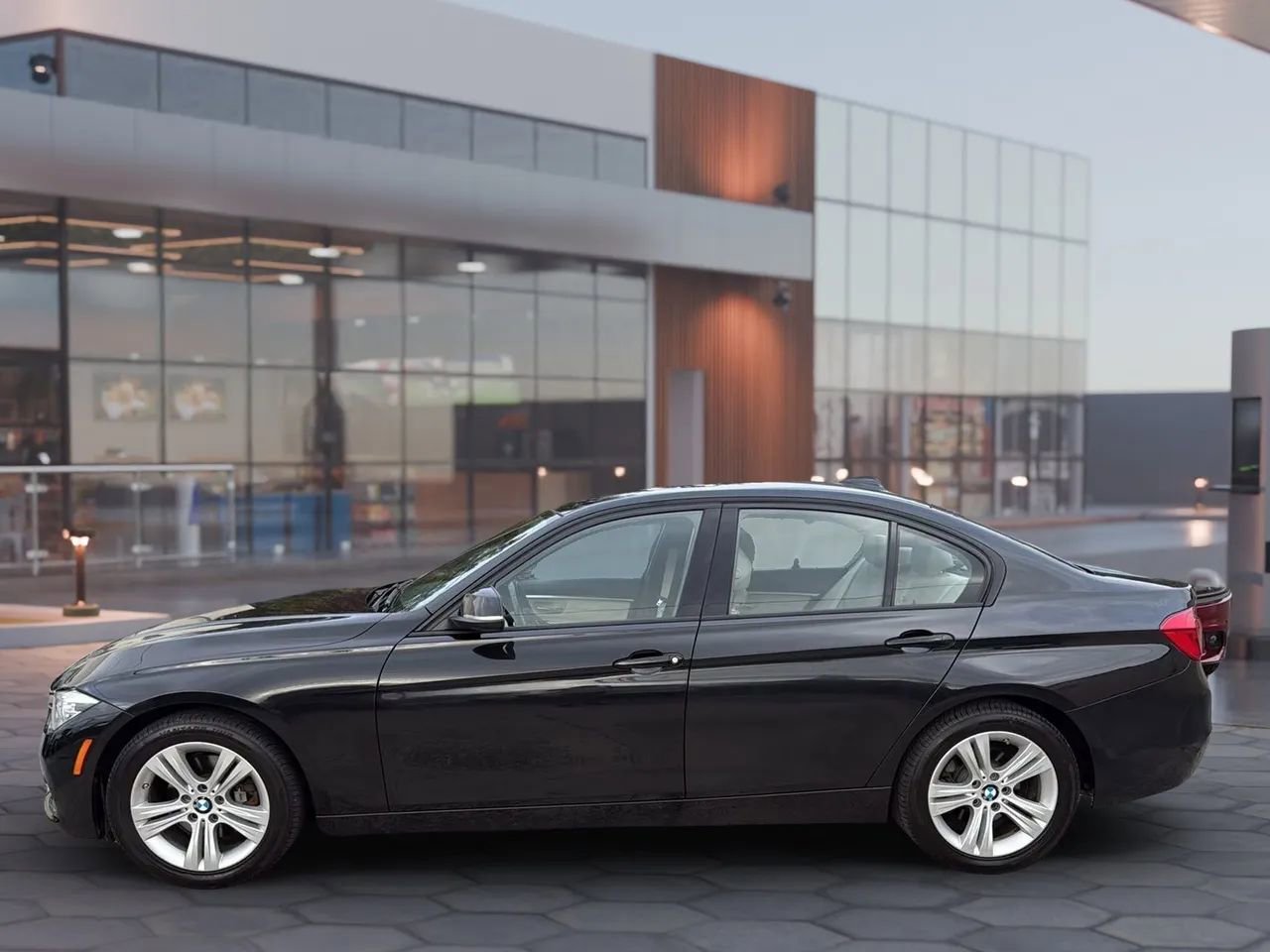 Used 2016 BMW 328i Sedan image 4