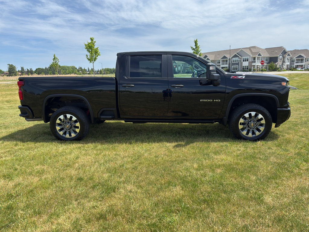 Used 2025 Chevrolet Silverado 2500 Custom w/ Custom Value Package AWD/4WD image 5