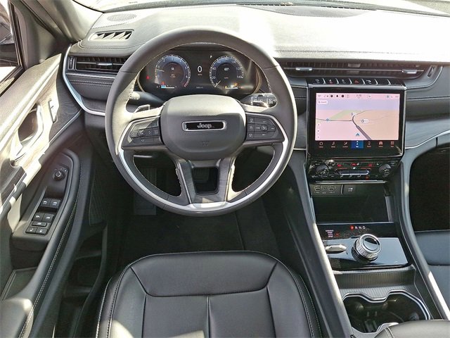 Used 2025 Jeep Grand Cherokee L Limited w/ Black Appearance Package image 21