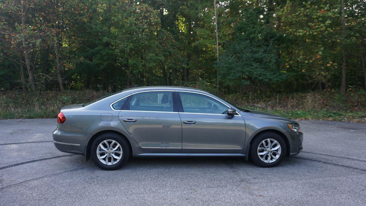 Used 2017 Volkswagen Passat 1.8T S FWD image 6