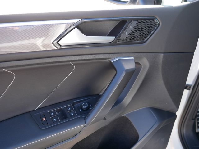 Certified 2023 Volkswagen Tiguan SE R-Line image 15