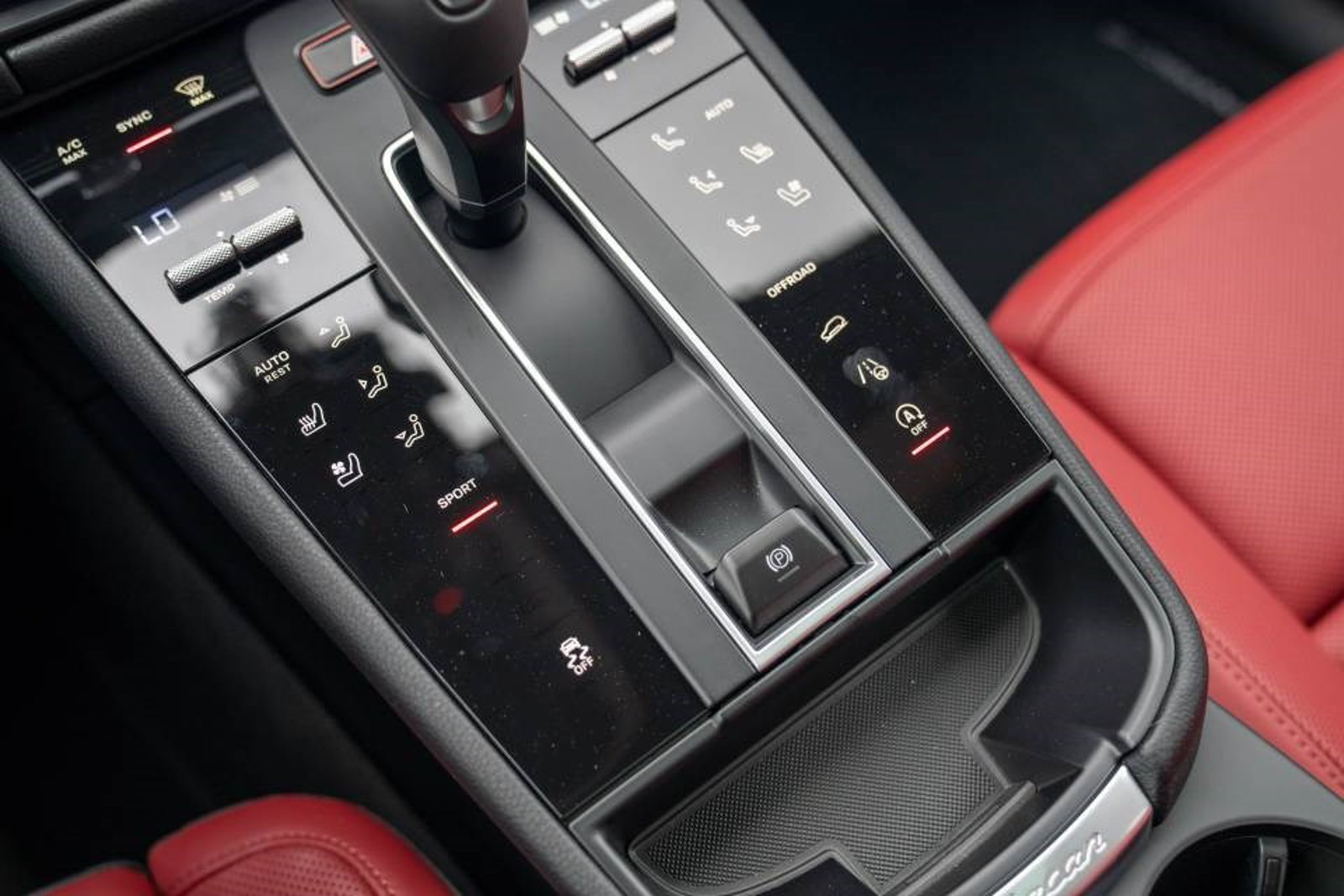 New 2026 Porsche Macan AWD/4WD image 21