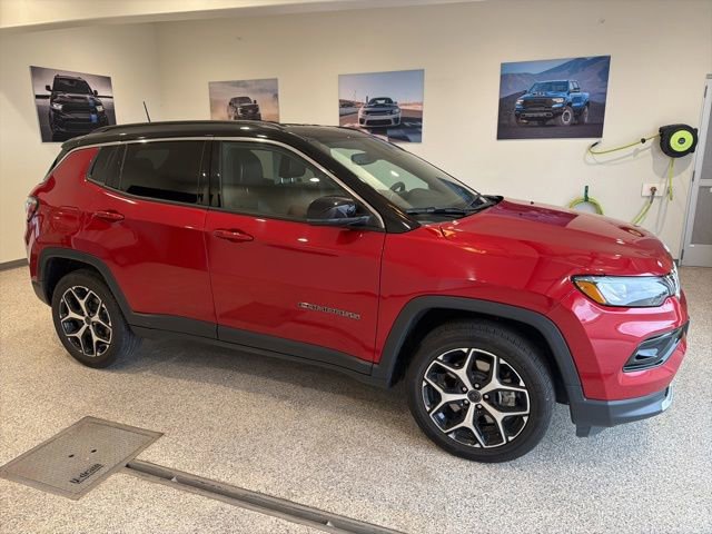 Used 2025 Jeep Compass Limited AWD/4WD image 1