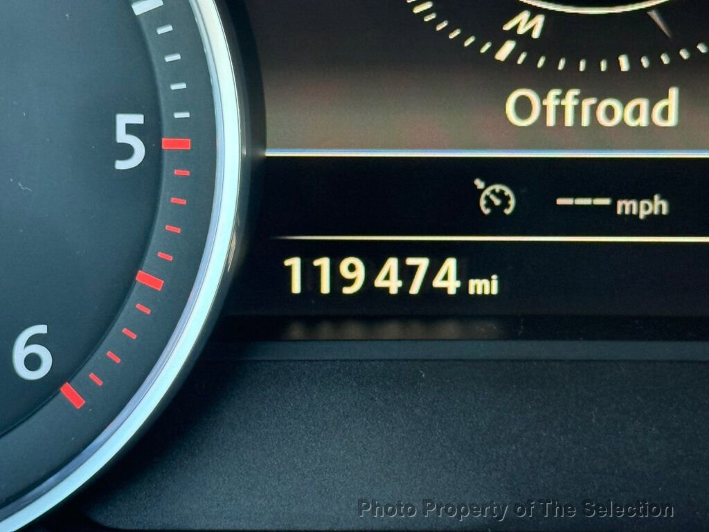 Used 2014 Volkswagen Touareg TDI image 28