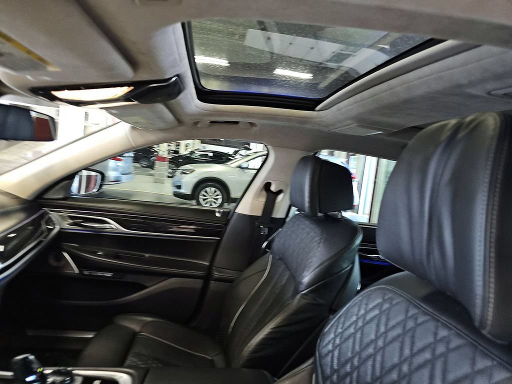 Used 2018 BMW M760i xDrive w/ Luxury Rear Seating Package AWD/4WD image 14