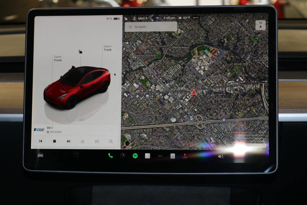 Used 2023 Tesla Model Y Performance image 38
