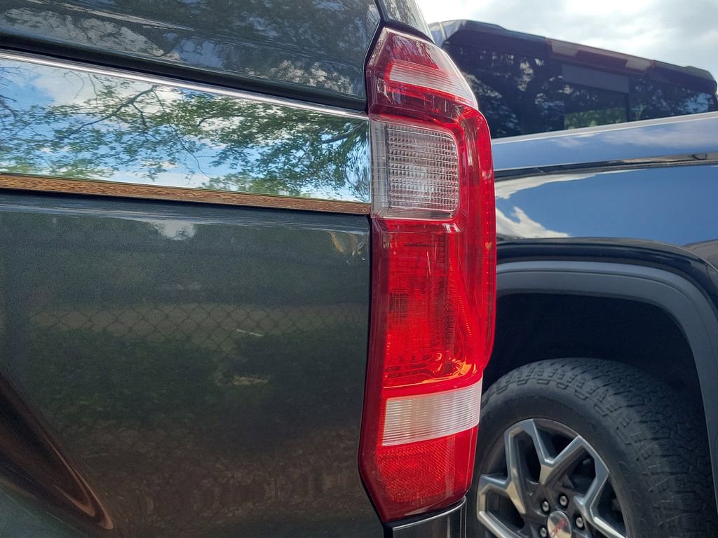 Used 2021 Ford Expedition XLT image 17