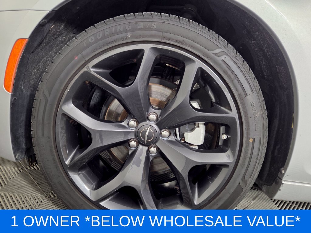Used 2023 Chrysler 300 S RWD image 7