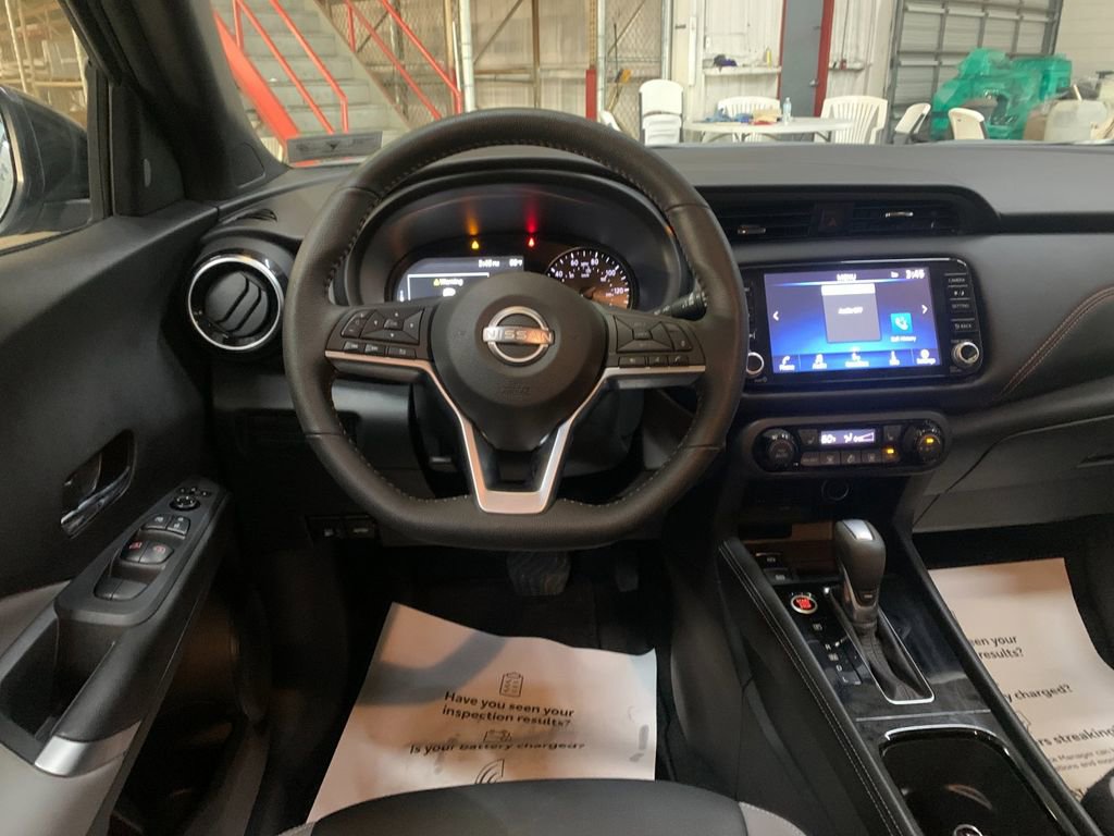 Used 2023 Nissan Kicks SR w/ SR Premium Package FWD image 17