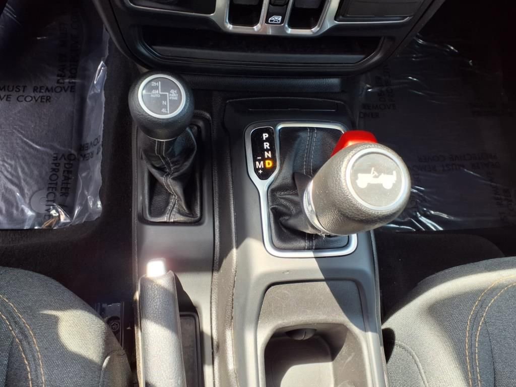 Used 2024 Jeep Wrangler Sahara 4xe image 13