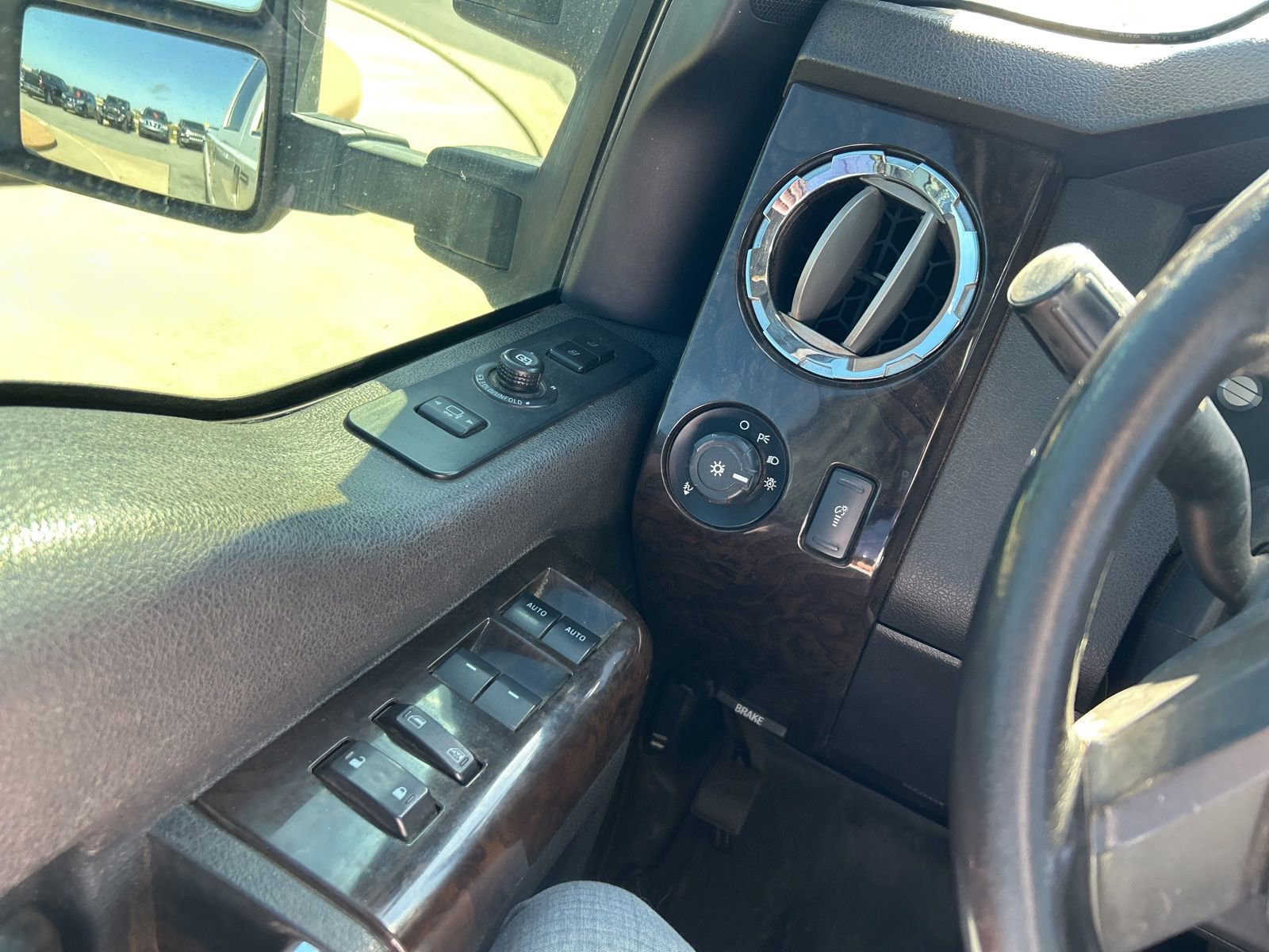 Used 2015 Ford F250 Platinum w/ FX4 Off-Road Package AWD/4WD image 15