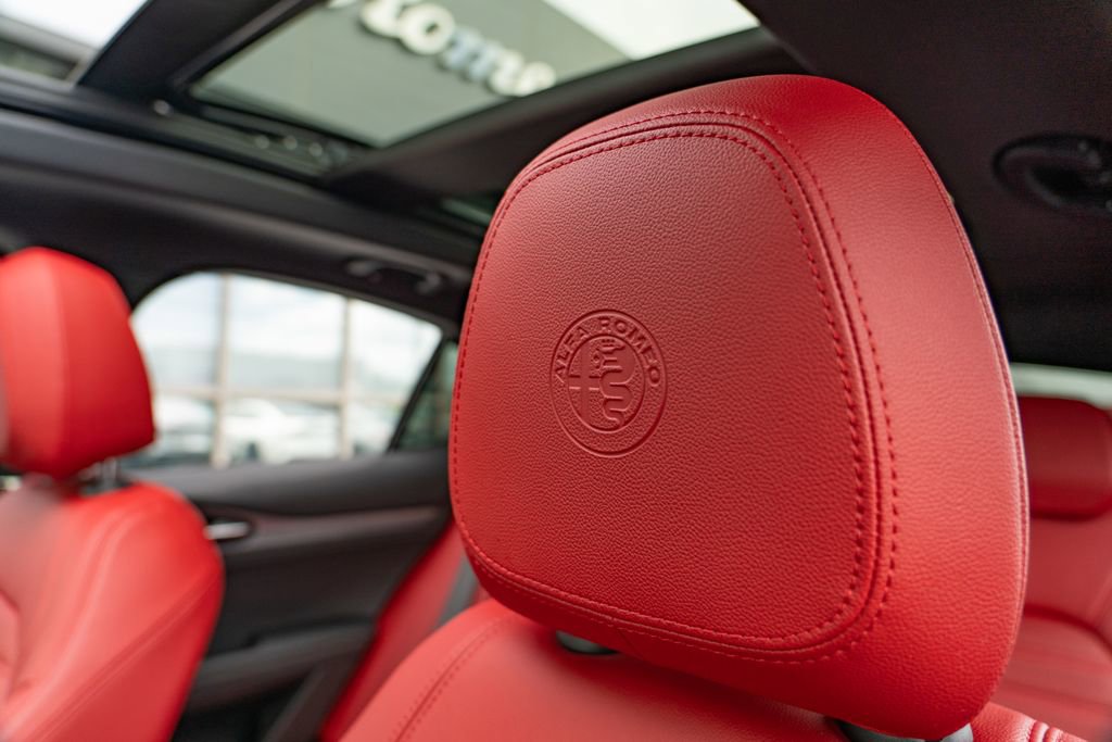 Used 2024 Alfa Romeo Stelvio Veloce AWD/4WD image 16