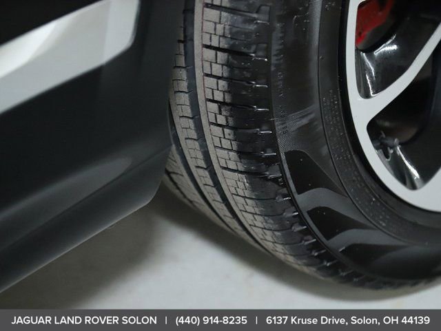 Used 2022 Bentley Bentayga image 41