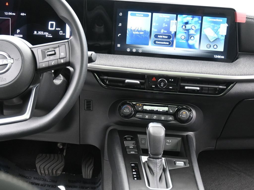 New 2026 Nissan Kicks SV w/ SV Premium Package AWD/4WD image 13