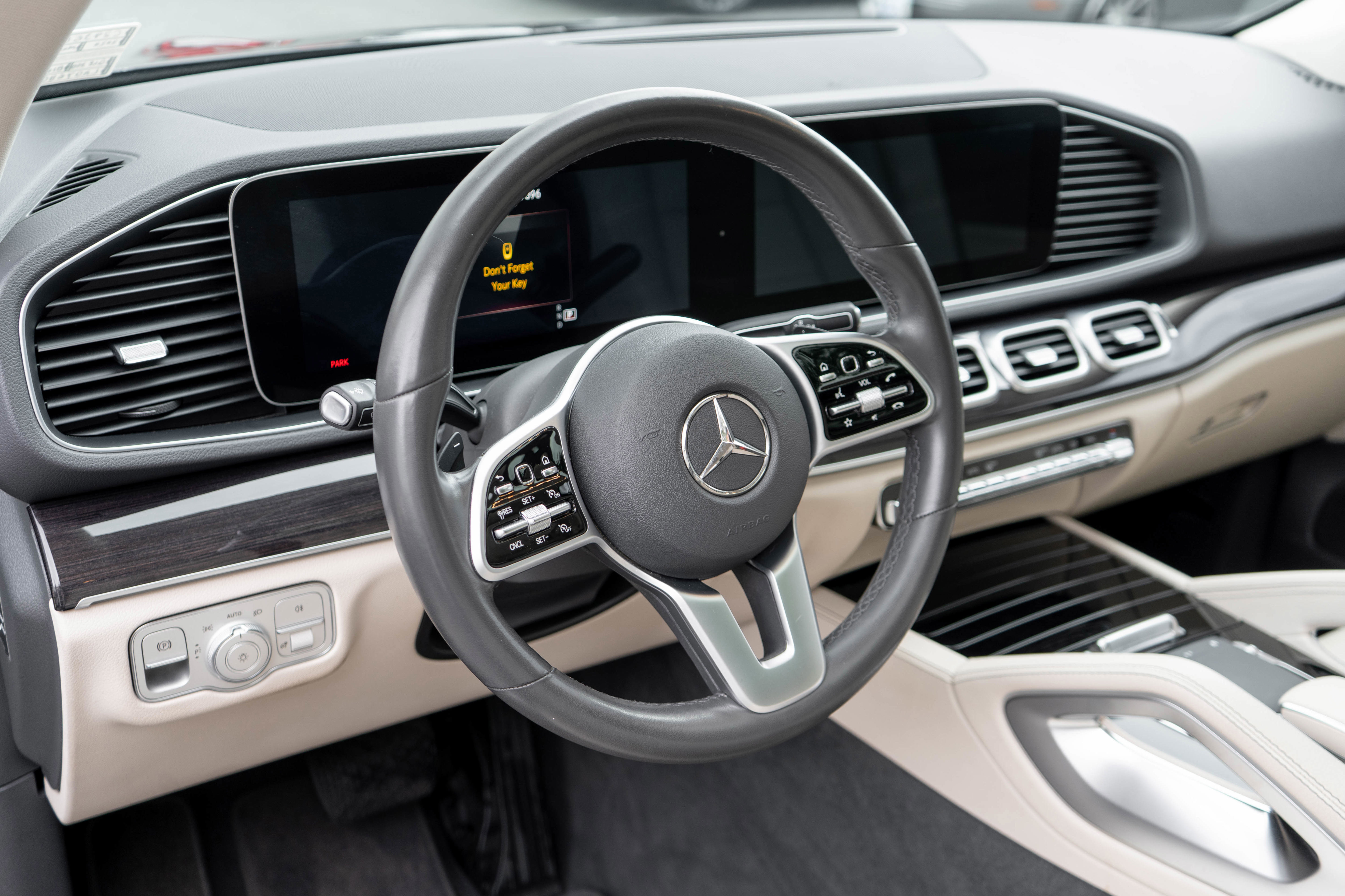 Used 2020 Mercedes-Benz GLE 350 4MATIC image 13