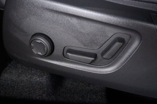 Certified 2025 Volvo XC40 B5 Plus image 12