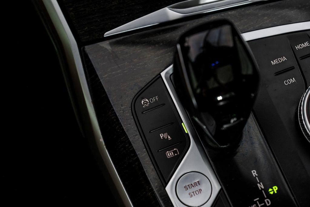 Used 2022 BMW 330e xDrive w/ Driving Assistance Package image 27