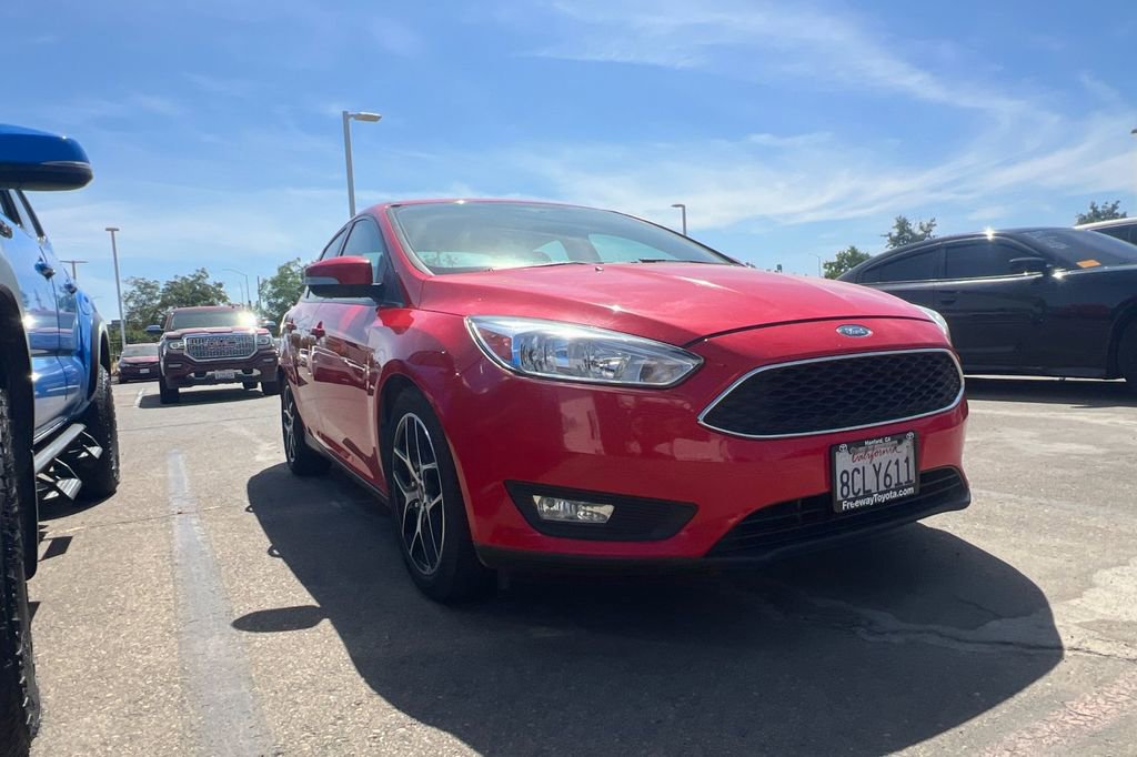 Used 2017 Ford Focus SEL FWD image 2