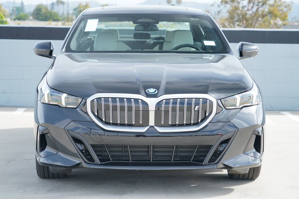 New 2026 BMW i5 eDrive40 w/ M Sport Package image 2