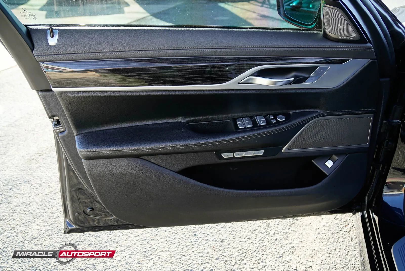 Used 2018 BMW 740i w/ M Sport Package image 12