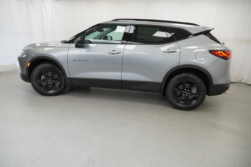 New 2026 Chevrolet Blazer LT w/ Convenience Package AWD/4WD image 38