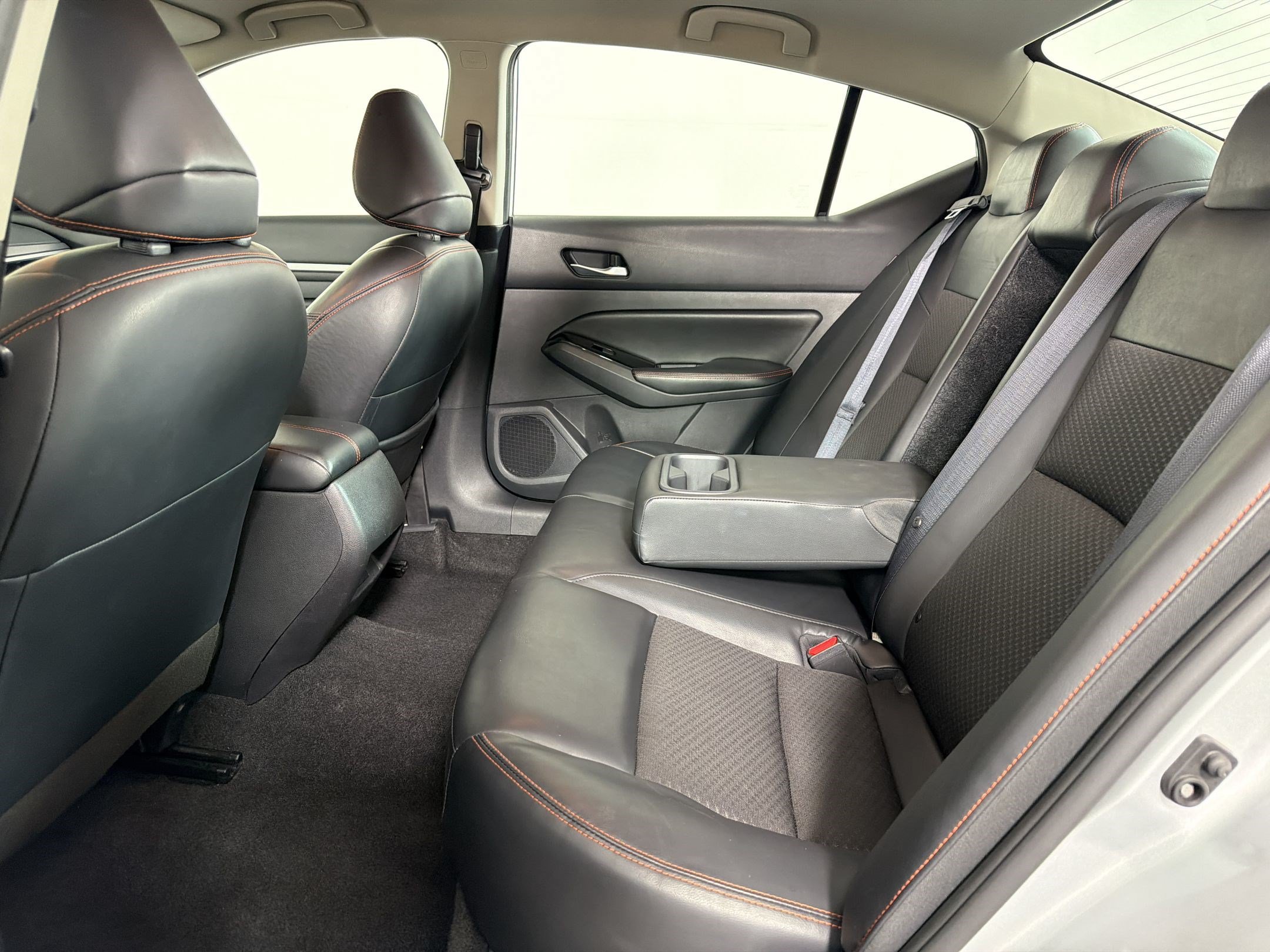 Used 2024 Nissan Altima 2.5 SR FWD image 18