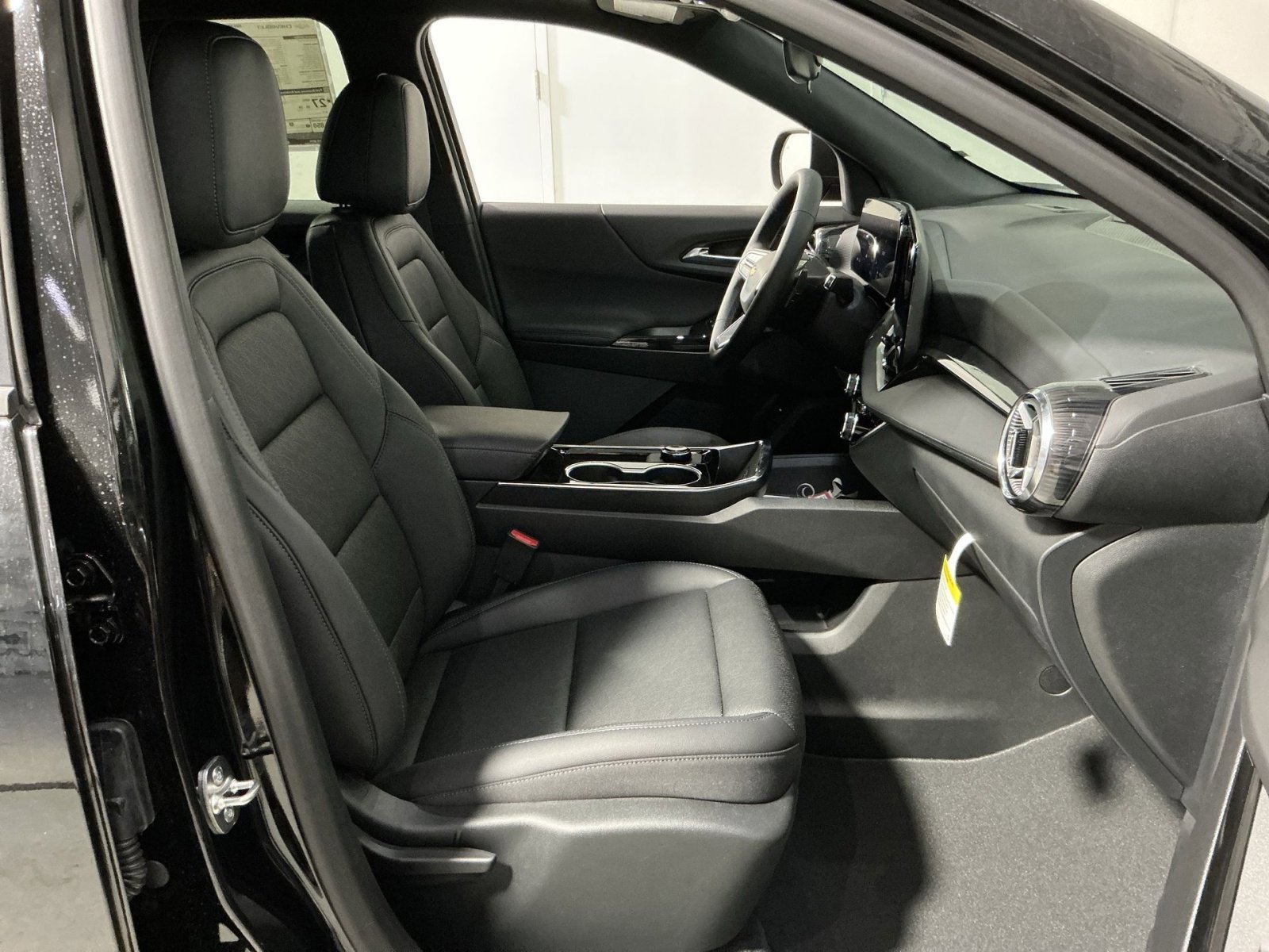 New 2026 Chevrolet Equinox LT w/ Convenience Package II image 34