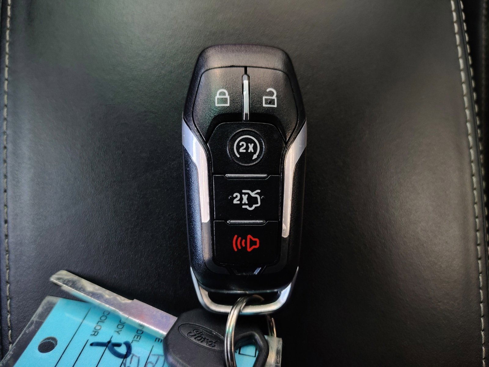 Used 2017 Ford Explorer Platinum AWD/4WD image 32