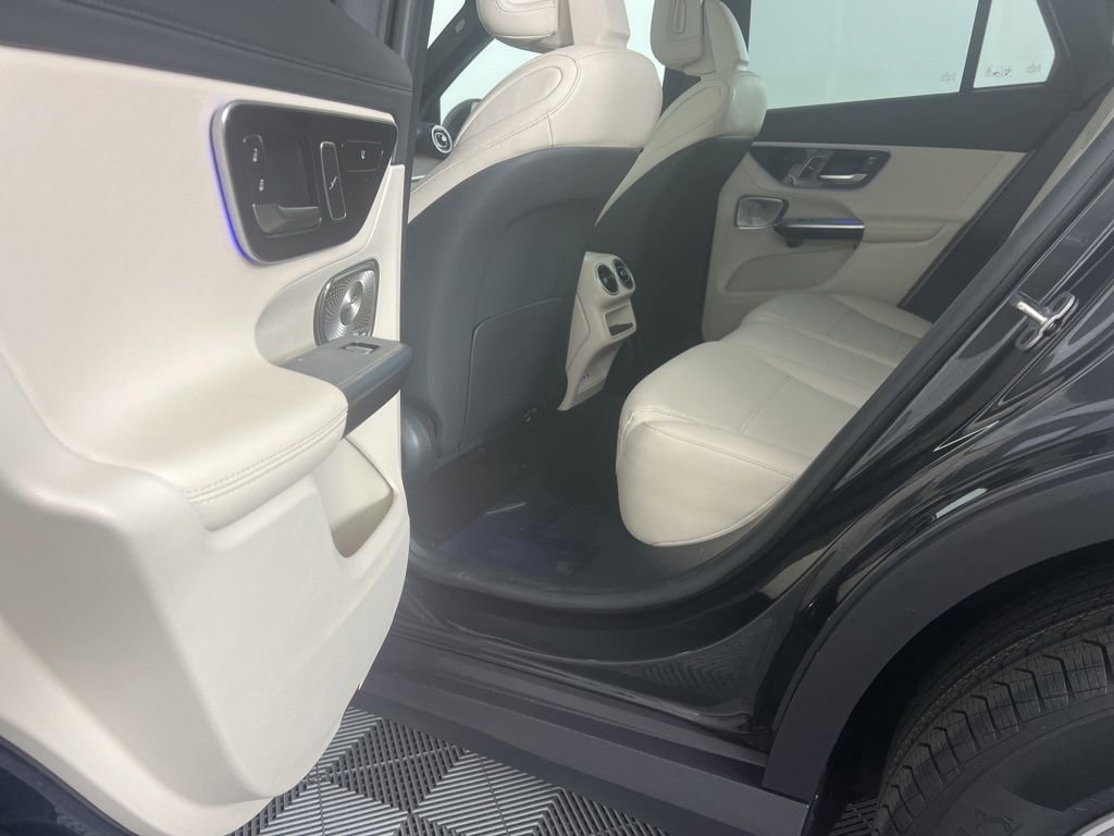Used 2024 Mercedes-Benz GLC 300 4MATIC image 21