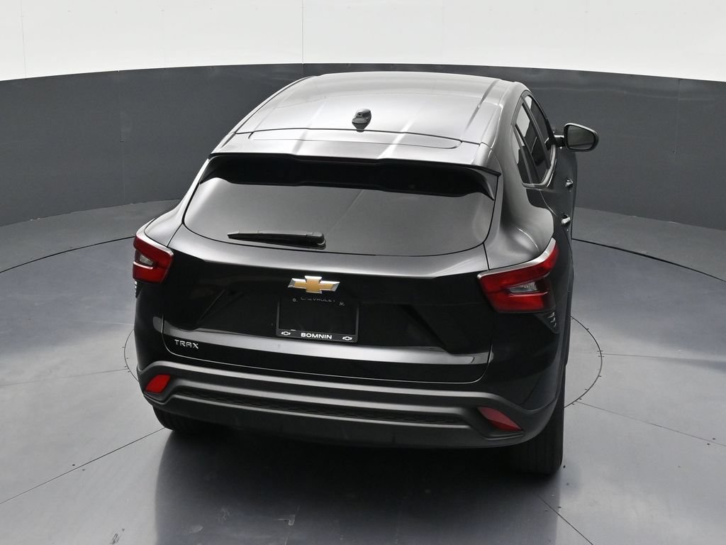 Used 2024 Chevrolet Trax LS w/ LS Convenience Package FWD image 15