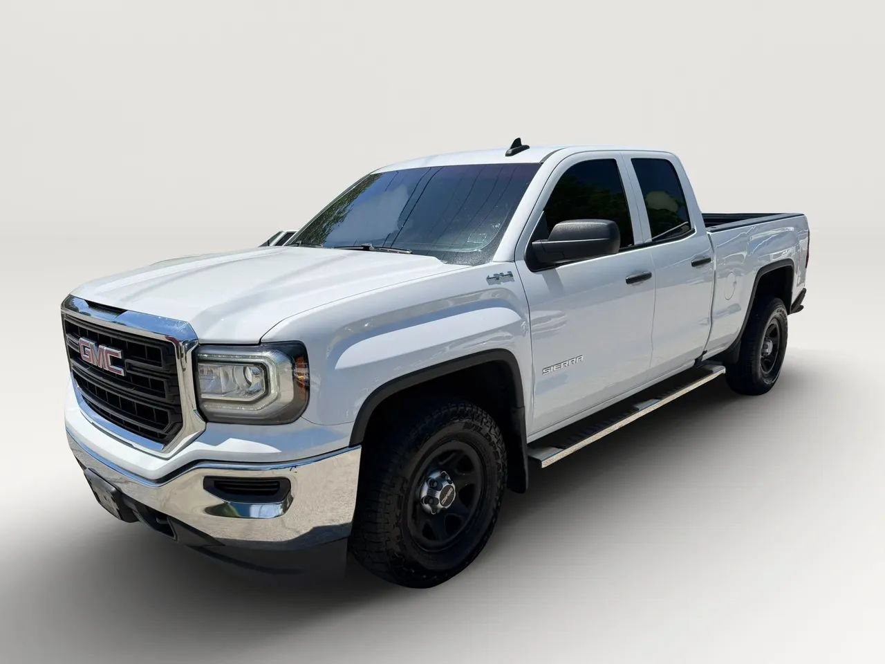 Used 2018 GMC Sierra 1500 4x4 Double Cab w/ Sierra Convenience Package image 7