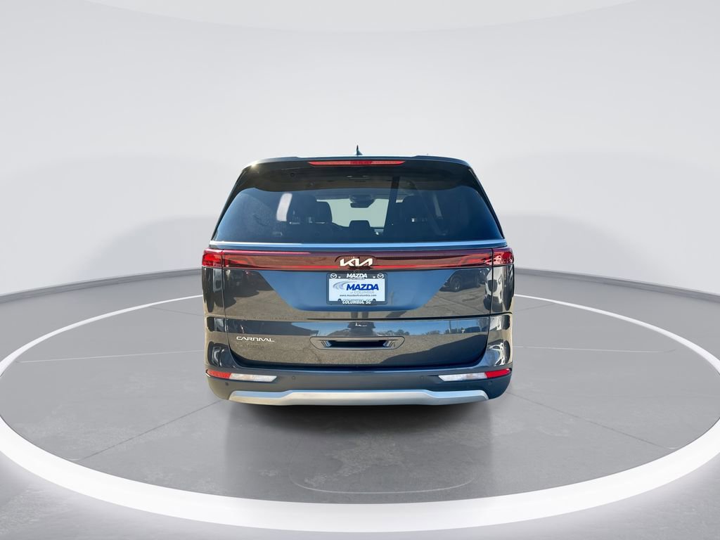 Used 2023 Kia Carnival LX image 7
