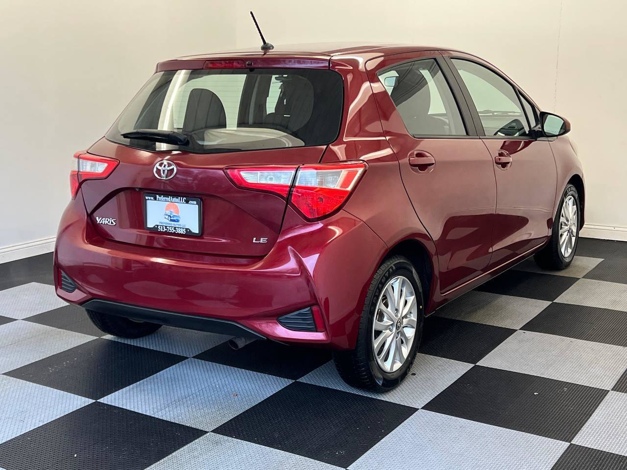 Used 2018 Toyota Yaris LE image 6