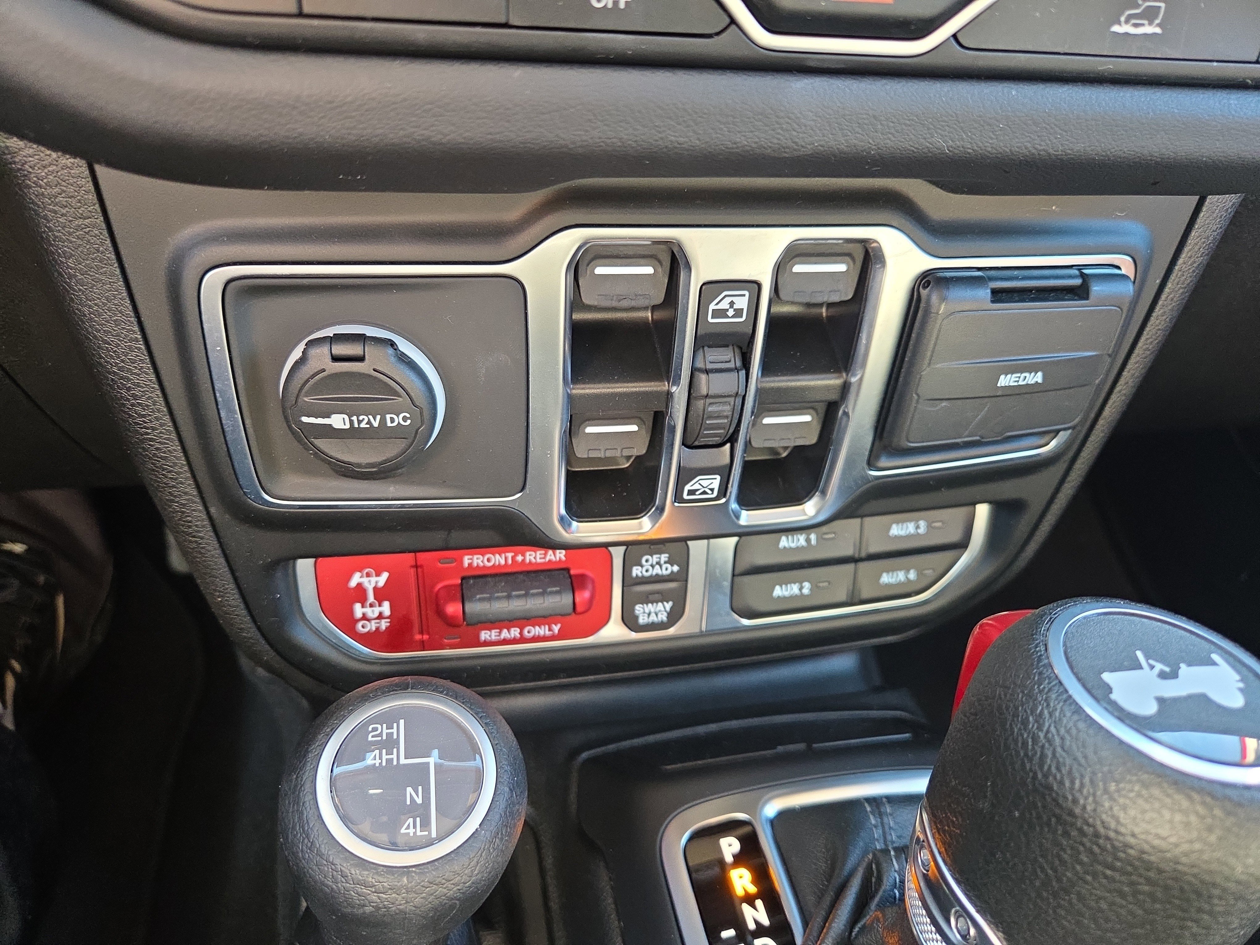 Used 2024 Jeep Wrangler Unlimited Rubicon image 17