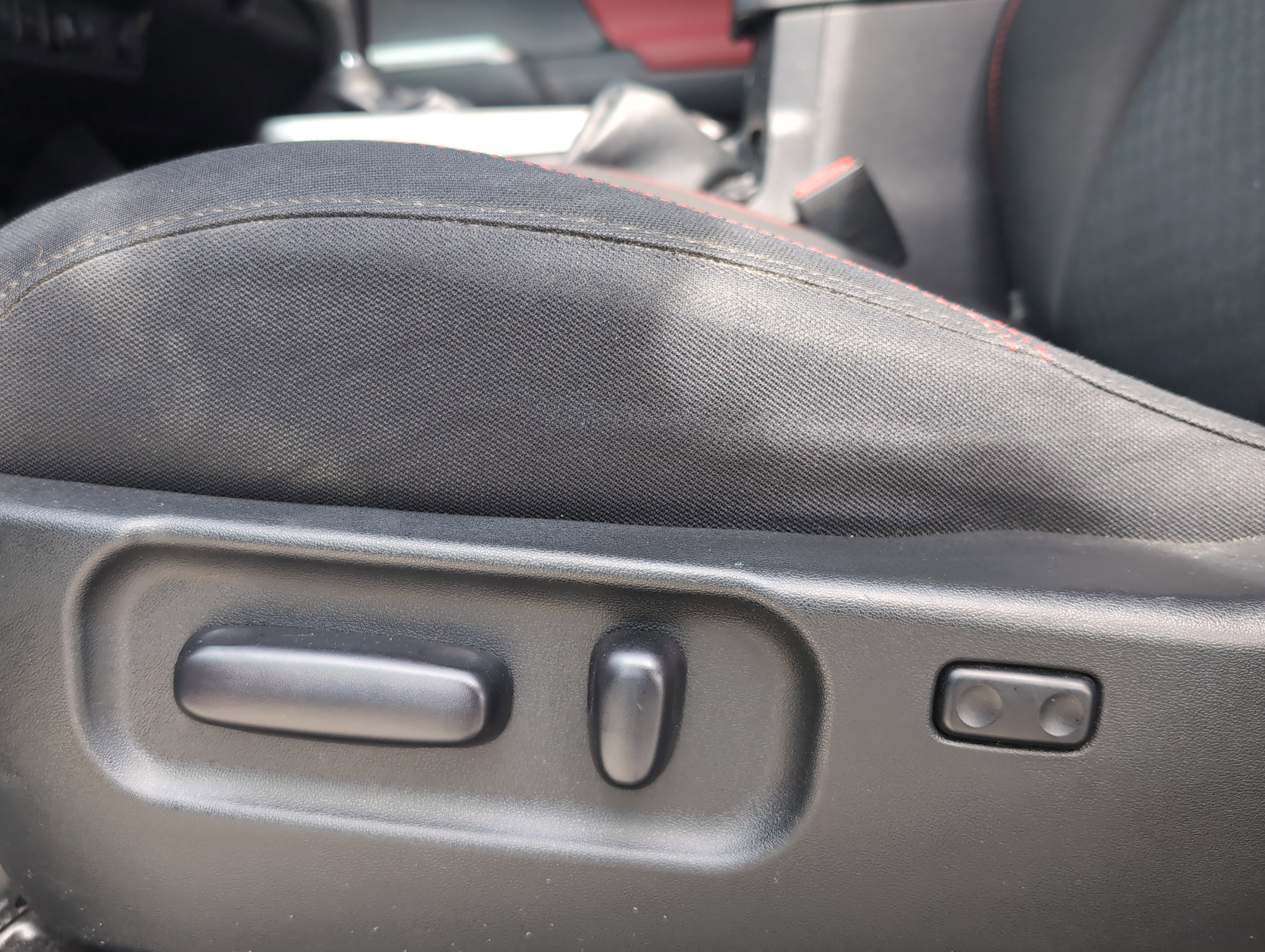 Certified 2023 Toyota Tacoma SR5 AWD/4WD image 17