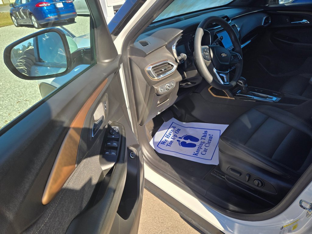 Used 2021 Chevrolet TrailBlazer ACTIV w/ Sun and Liftgate Package image 6