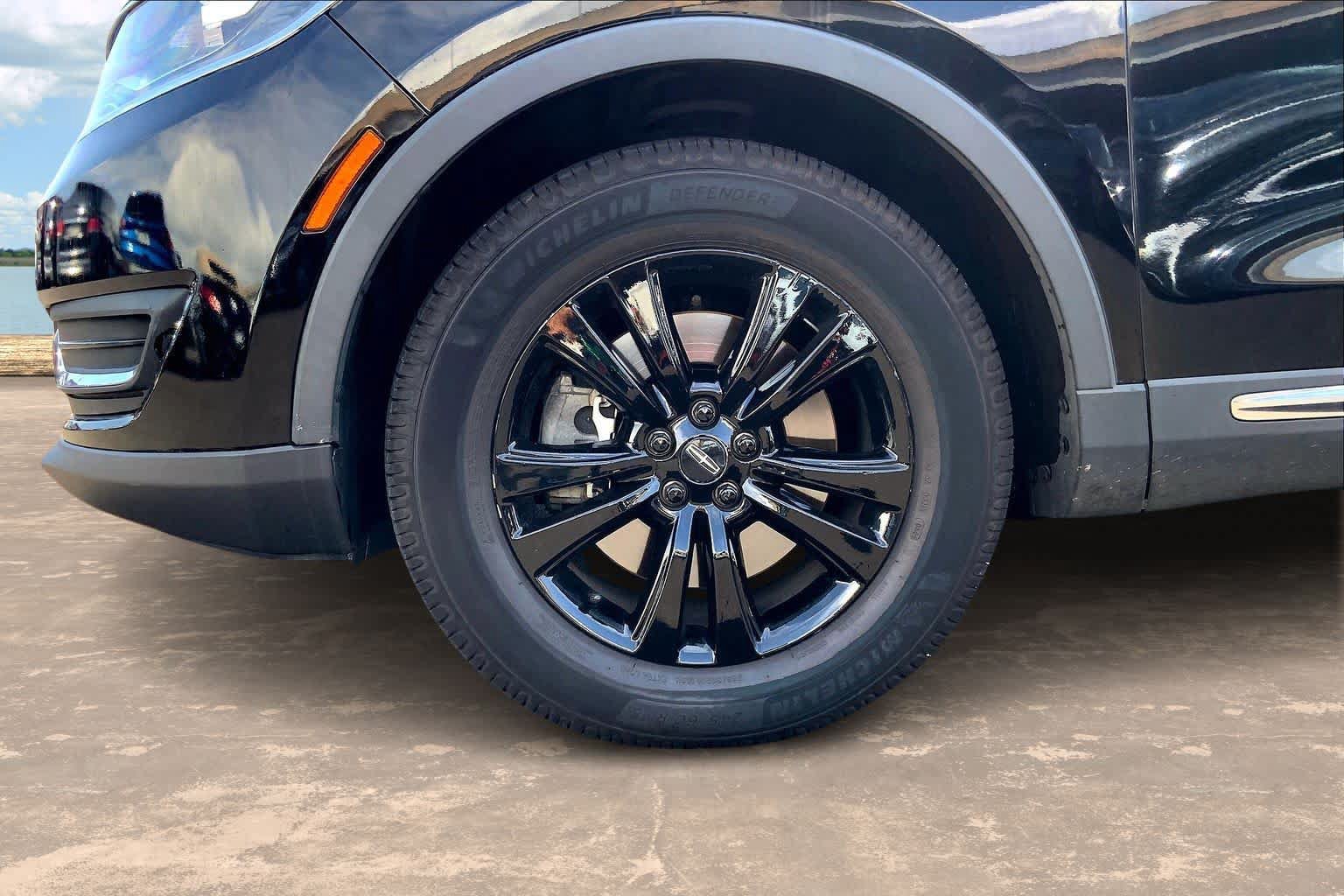 Used 2017 Lincoln MKX Premiere AWD/4WD image 8