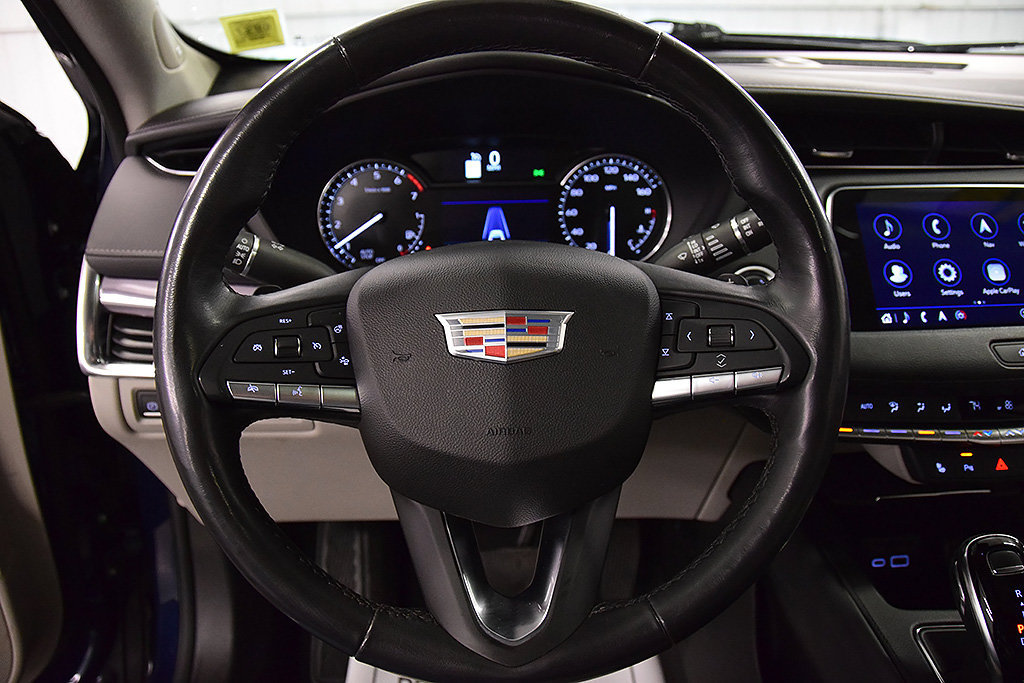 Used 2021 Cadillac XT4 Luxury w/ Cold Weather Package AWD/4WD image 20