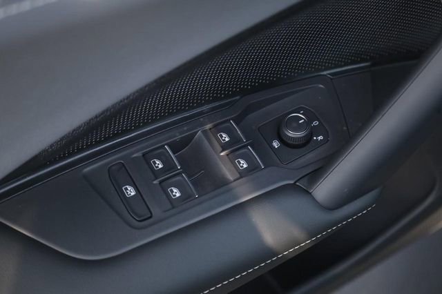 New 2026 Volkswagen Tiguan SE R-Line image 10