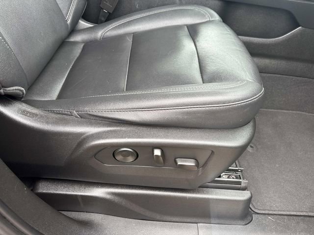 Used 2022 Chevrolet Suburban LT RWD image 14