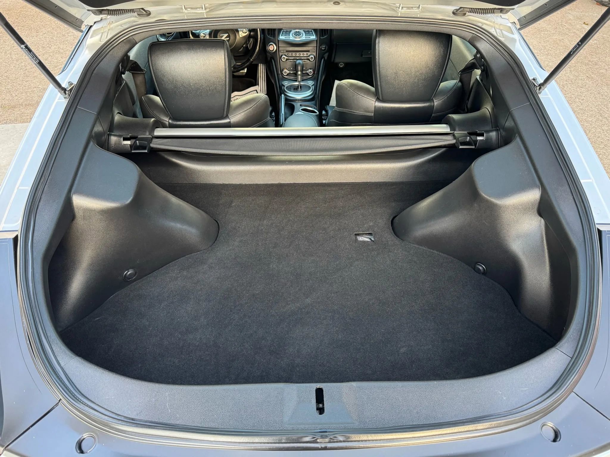 Used 2018 Nissan 370Z Touring image 29